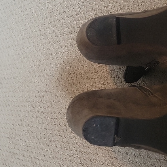 Franco Sarto Sz 8 Gray Suede Booties - Picture 11 of 12